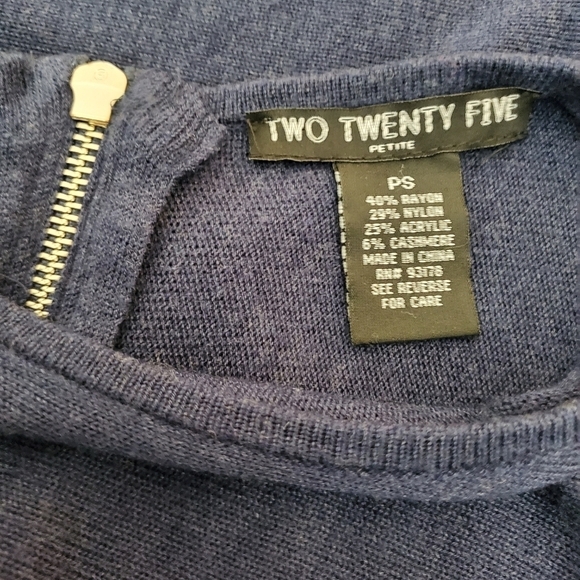 Two Twenty Five Cashmere Blend Sweater. Size Small Petite - Picture 3 of 6